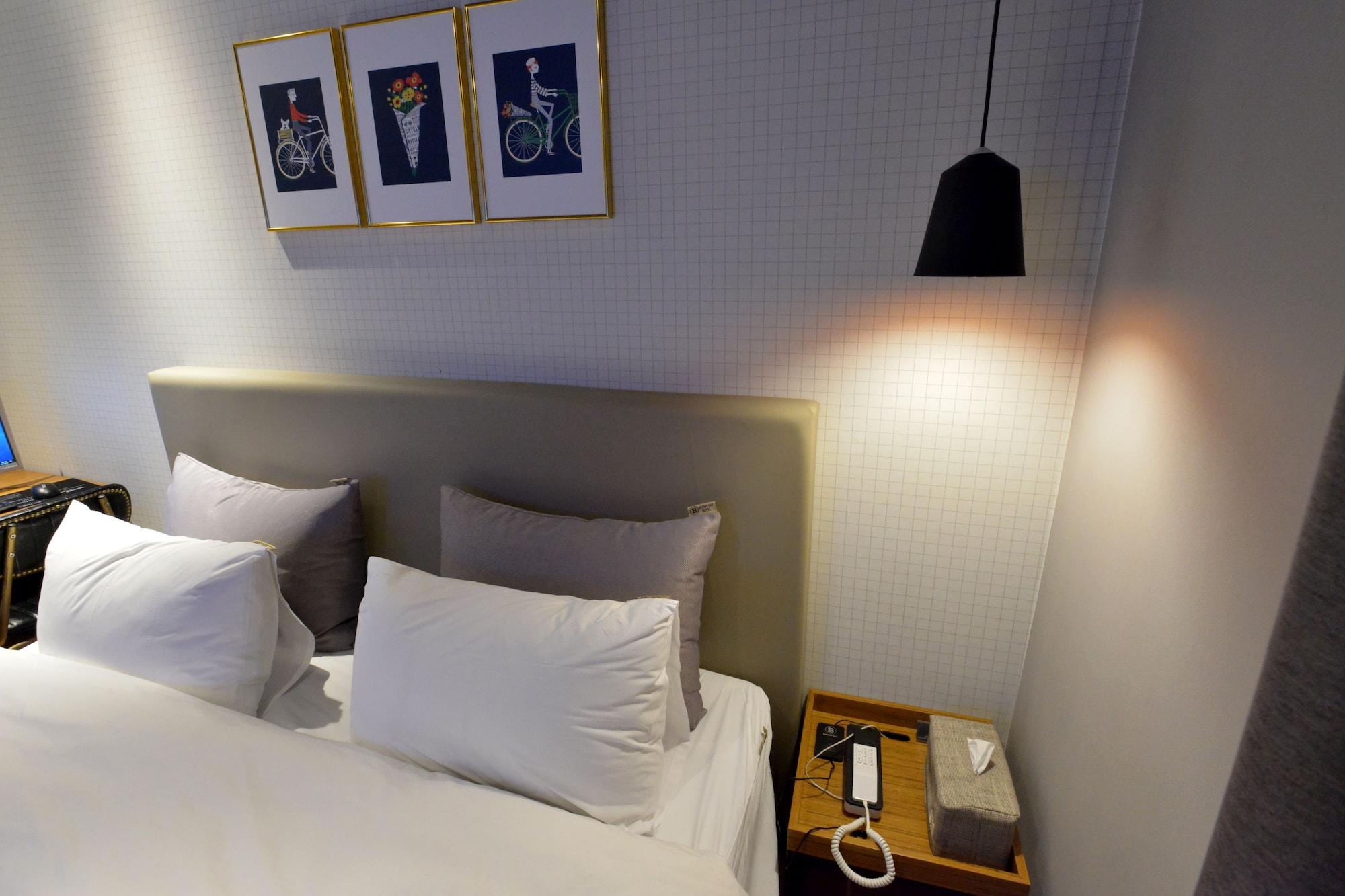 Brown Dot Hotel Чханвон Екстер'єр фото
