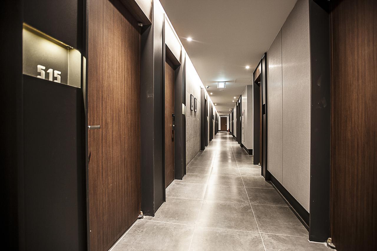 Brown Dot Hotel Чханвон Екстер'єр фото